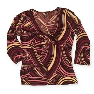 Swirly 3/4 sleeve top